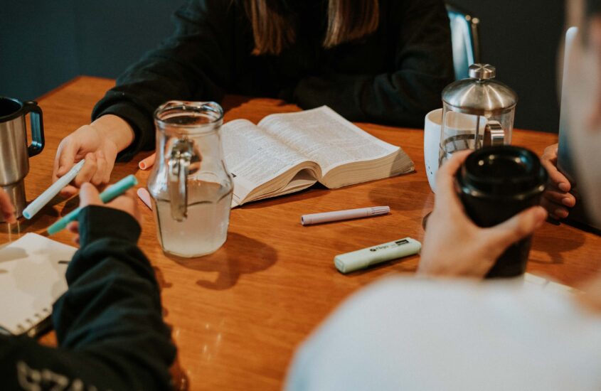 5 QUICK TIPS FOR FACILITATING A BIBLE STUDY